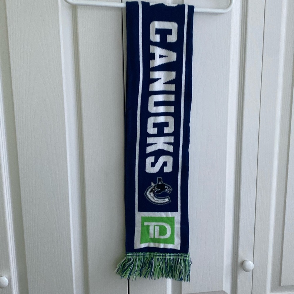 Scarf Vancouver Canucks